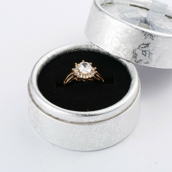 18 Carat Gold Plated Simulated Diamond Ring - Picture 1 of 8